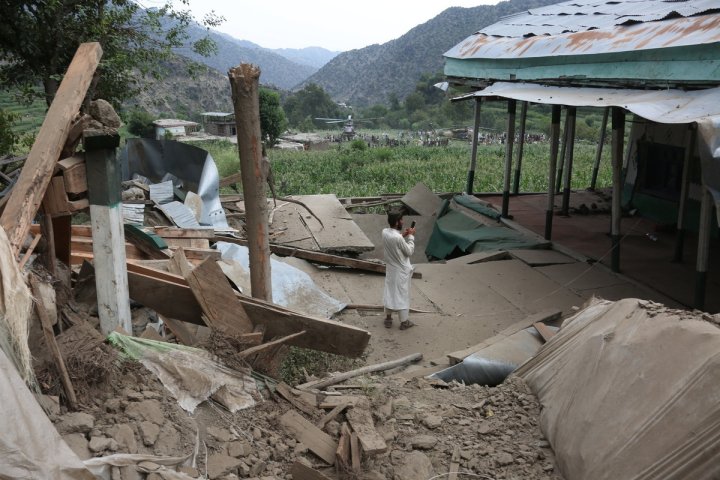 В Афганистане число жертв землетрясения превысило 1400