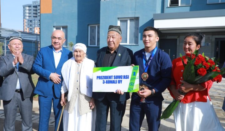 Чемпион мира по борьбе получил квартиру от Президента Узбекистана