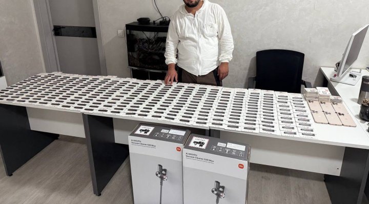 Erkak Dubay-Toshkent reysi bo‘yicha uchayotgan yo‘lovchilarni bojxonadan noqonuniy ravishda mobil qurilmalar, tilla va elektronika olib o‘tishga ko‘ndirgan