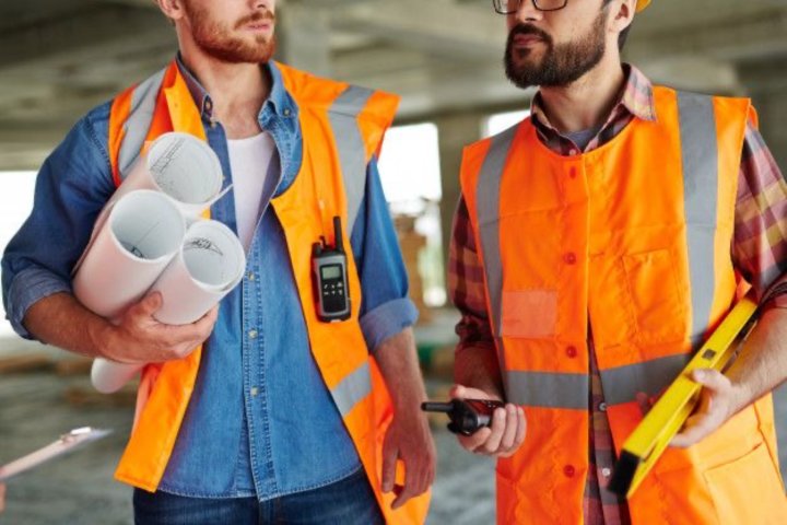 Узбекистанцев без их ведома записывают в строители