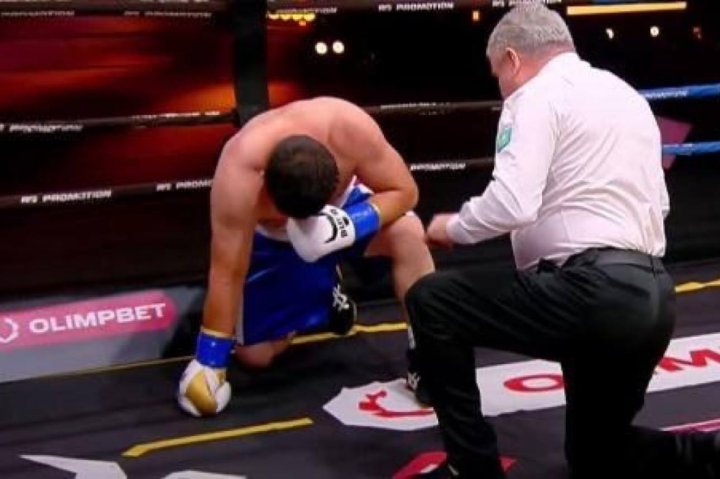 Узбекский боксёр с 15 победами упал в Казахстане