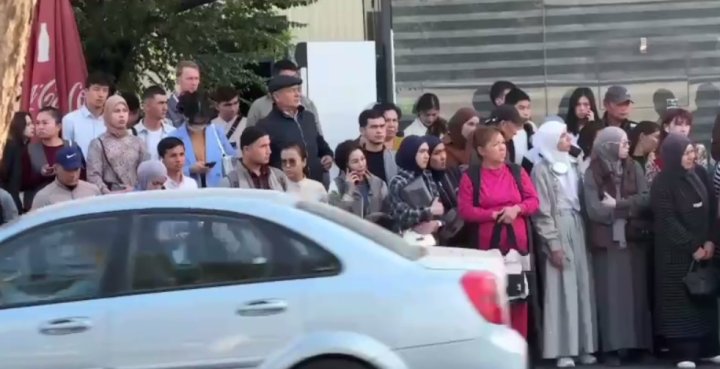 Toshkent metropoliteni metrobuslari yetishmasligi haqidagi xabarlarni rad etdi