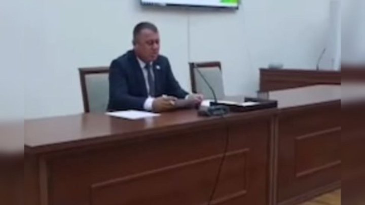 В Узбекистане районный хоким посоветовал людям копить навоз - видео