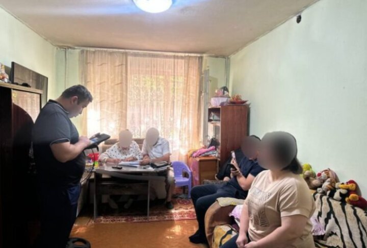 В Ташкенте дочь выгнала мать на улицу: суд встал на сторону пенсионерки