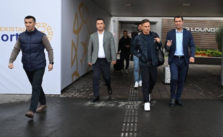 Известный итальянский тренер по футболу Фабио Каннаваро прибыл в Ташкент