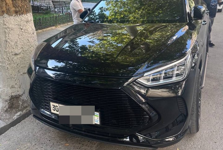 Samarqandlik erkakdan BYD rusumli avtomashina olib qo‘yildi