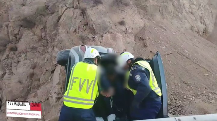 На перевале «Камчик» перевернулась иномарка