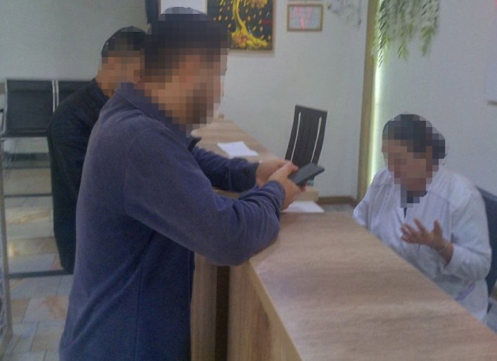 Namanganda aliment to‘lovchisini tuman shifoxonasida qo‘lga olishdi