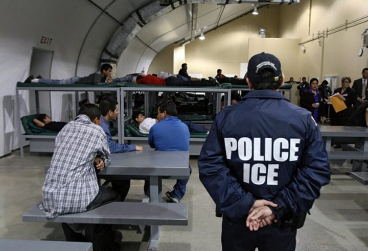 AQSh: Voyaga yetmagan migrantlarga mamlakatdan chiqib ketish uchun $2500 taklif qilinadi