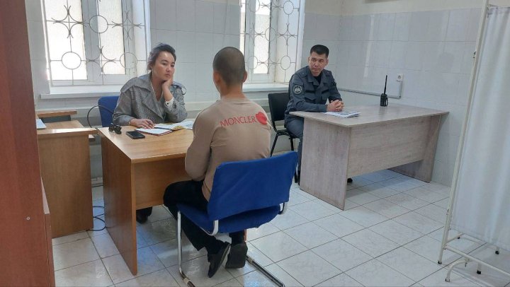 Bolalar Ombudsmanining Qoraqalpog‘istondagi vakili 2-sonli tergov hibsxonasiga tashrif buyurdi