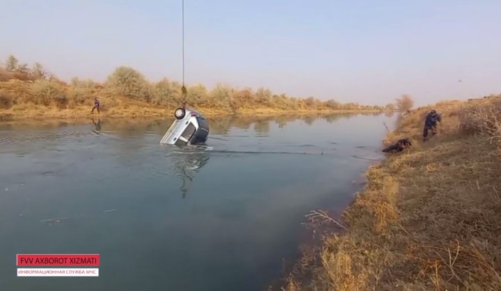 В Джизаке автомобиль «Matiz» скатился в канал