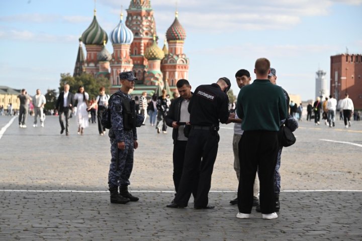 Россия закрывает двери для свободного поиска работы: что ждет мигрантов в 2027 году?