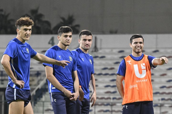 Сборная Узбекистана готовится к футбольному матчу против Египта