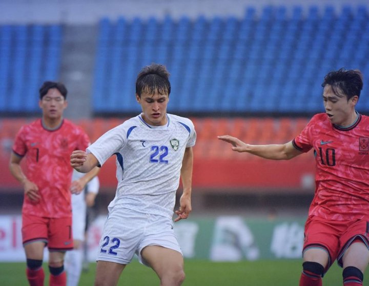 Сборная Узбекистана по футболу уступила Южной Корее