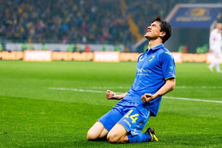 Узбекский футболист Эльдор Шомуродов стал центральной фигурой громкого скандала в турецком футболе