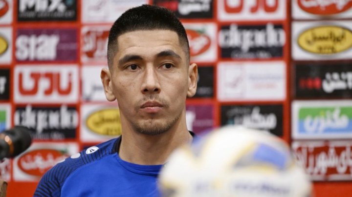 Вратарь-казахстанец Уткир Юсупов развеял слухи о возвращении в Узбекистан