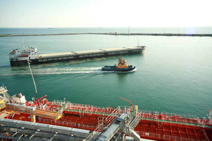 Логистический коллапс на Каспии затронул перевозчиков ЦА