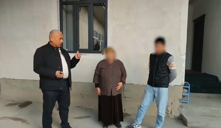 Он не понимает: 17-летний мальчик из Намангана поджёг поле и высмеивал экологов