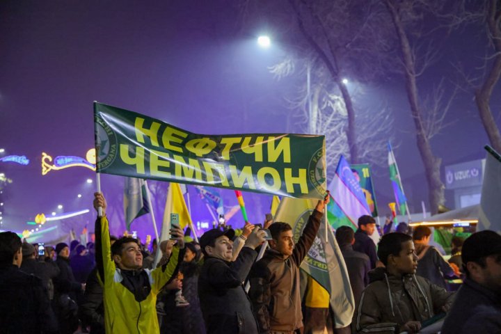 Футболисты узбекского клуба получили огромные деньги и автомобили за чемпионство