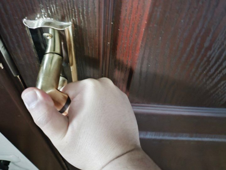 В Ташкенте мужчина ворвался в комнату подростка и пытался поцеловать её