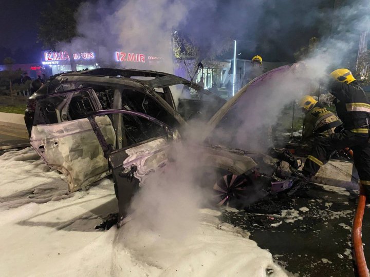 Вчера вечером в Чиланзарском районе сгорел электромобиль