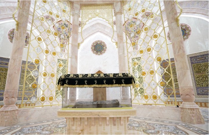 В Ташкенте впервые представили древнейший Коран Усмана