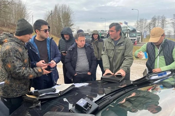 Транзит возобновлен: фуры из Узбекистана покинули Беларусь