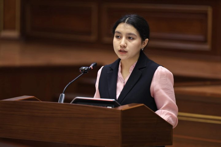 В Узбекистане дети выступили в Олий Мажлисе