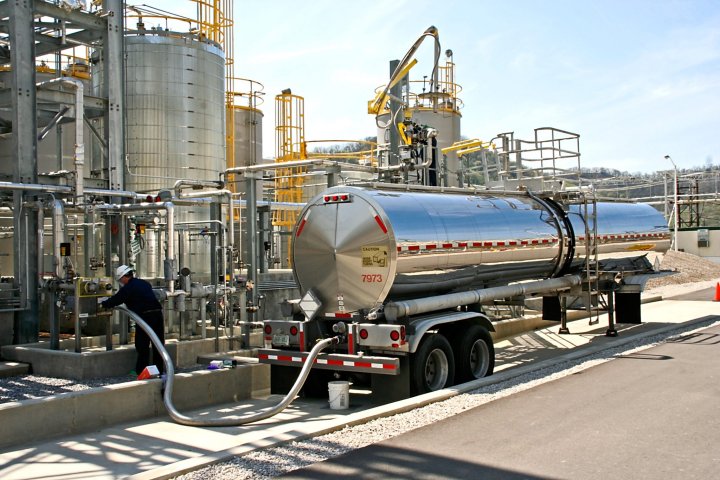 В Узбекистане зафиксирован спад добычи газа и производства бензина