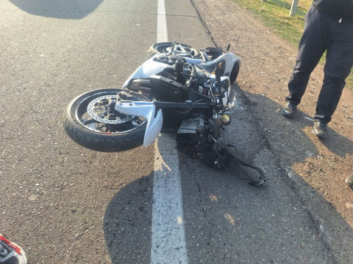 По дороге из Чарвака в Ташкент насмерть разбился мотоциклист