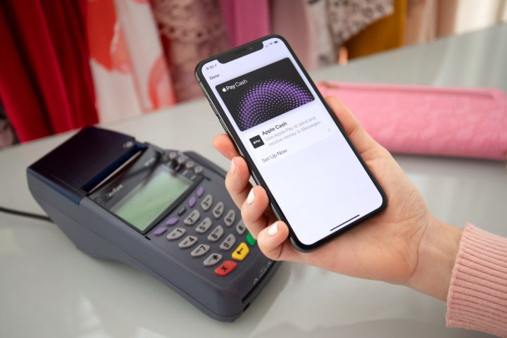 В Узбекистане могут запустить Apple Pay и Google Pay