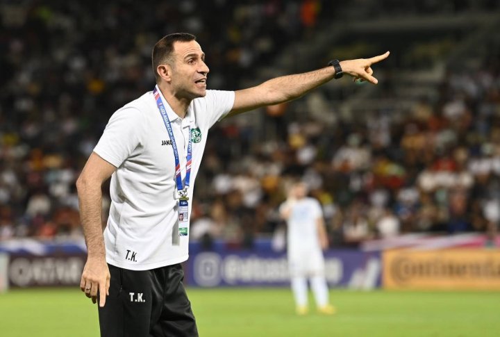 Бывший главный тренер сборной Узбекистана Темур Кападзе окончательно ушел из сборной