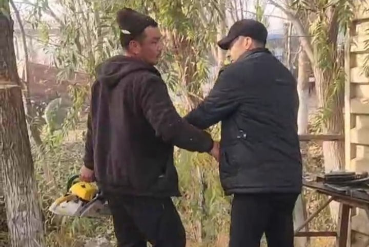 В Узбекистане уволили замхокима, применившего силу к экологу