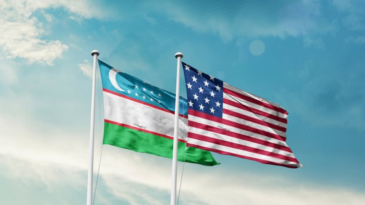 Комил Алламжонов предложил США ввести 10-летние визы для узбекистанцев