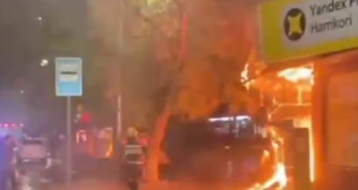 Ночью в Ташкенте загорелось здание фастфуда