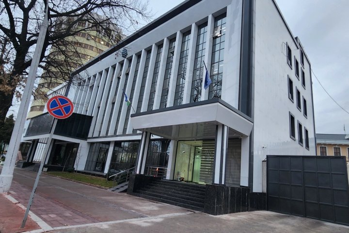 В центре Ташкента продается здание Агентства госуслуг за 49 млрд сумов