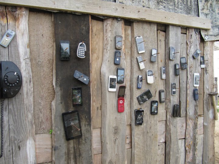 В Самарканде прокомментировали информацию о директоре школы, который «прибил» телефон ученика к доске