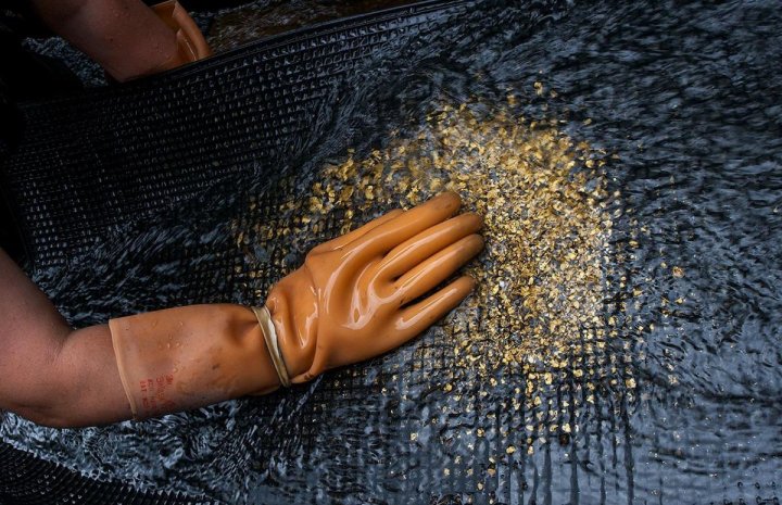 Золото в Узбекистане достигло нового исторического пика