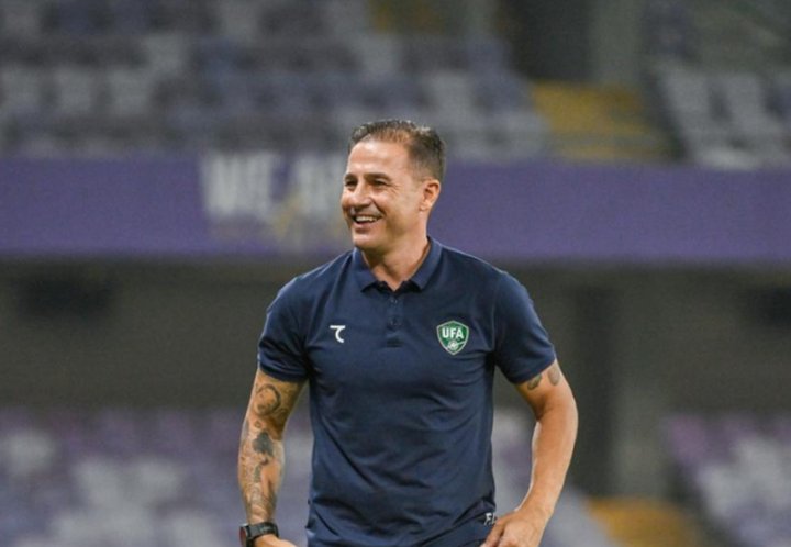 Главный тренер сборной Узбекистана внезапно оказался в Италии и занялся почетным делом