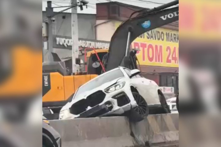 В Ташкенте произошло очередное ДТП с участием автомобиля BMW