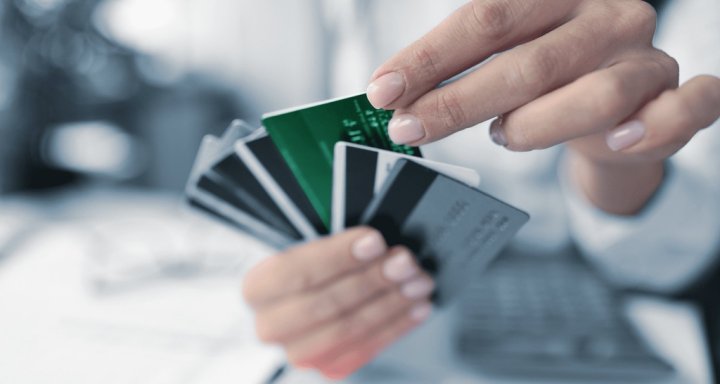 Центральный банк Узбекистана обязал банки обеспечить полноценный доступ подростков к мобильным приложениям