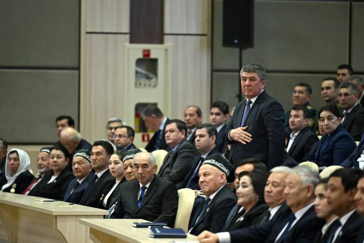 Депутаты утвердили Улугбека Мустафоева главой Джизакской области