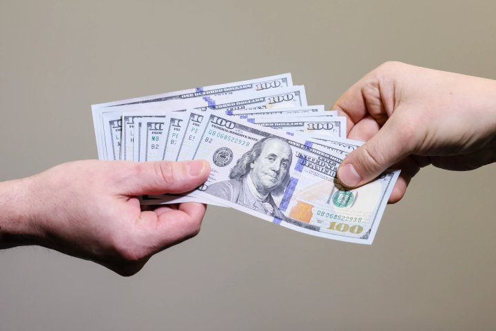 В Узбекистане обновили курс иностранных валют на 10 декабря