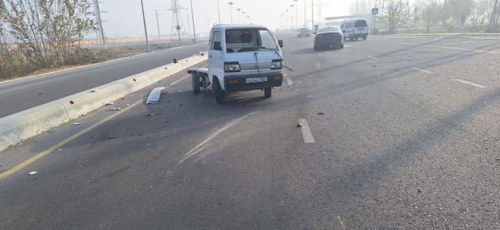 В Бекабаде произошло ДТП из-за разворота на пешеходном переходе