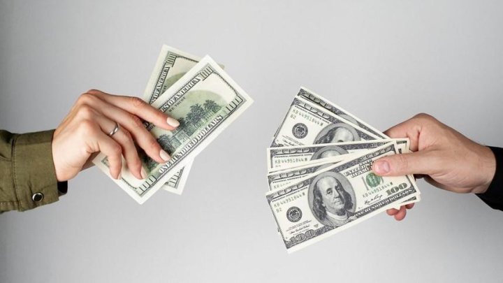 В Узбекистане обновили курс иностранных валют на 24 декабря