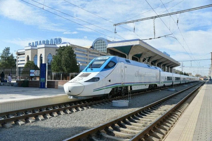 Студентам Узбекистана предоставят 50% скидку на билеты зимой