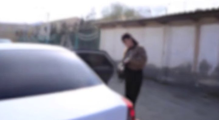 В Нукусе мужчина попросил 200 млн сумов, чтобы помочь женщине вернуть почти 1 млрд сумов