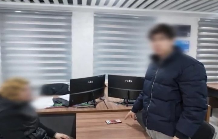 17-летний уроженец Бухары занимался интернет-мошенничеством, обманув около 300 соотечественников