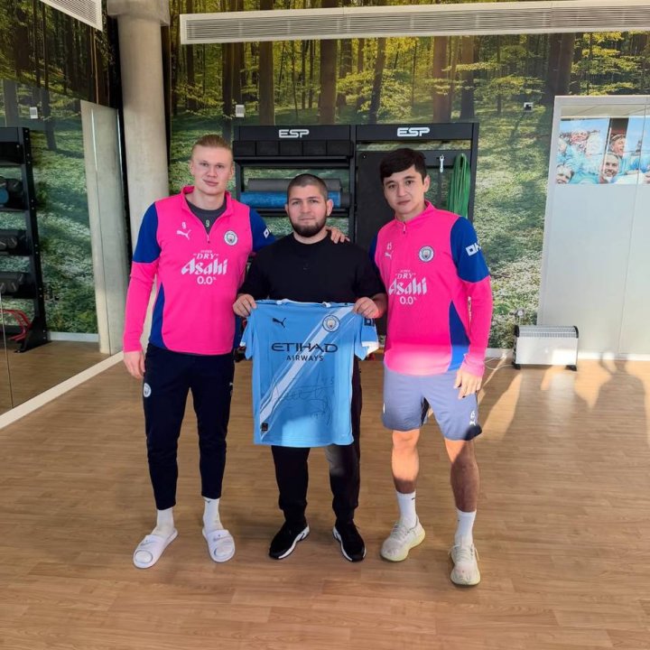 «Он не разговаривал», - Хабиб Нурмагомедов рассказал о встрече с узбекским защитником Абдукодиром Хусановым