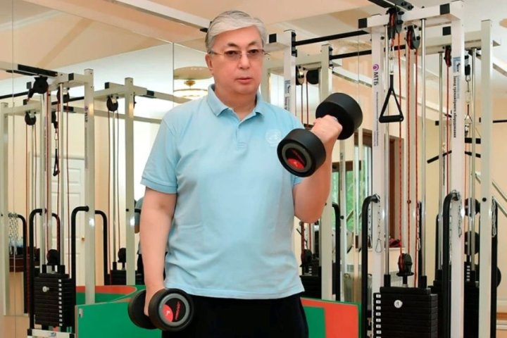 Президент Казахстана рассказал о хорошей физической форме Шавката Мирзиёева